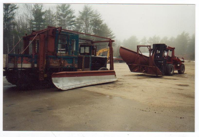 http://www.badgoat.net/Old Snow Plow Equipment/Trucks/Linn Tractor/Daryl Gushee's 1934 Snowplow Linn/GW818H564-17.jpg